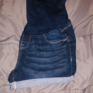 Maternity shorts